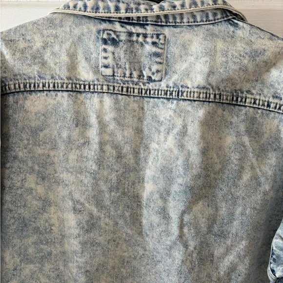 Ashley Vintage Charm Acid Wash Oversized Denim Jacket Size Large - Picture 6 of 6